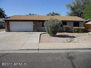 1st image of 450 E 11th Ave