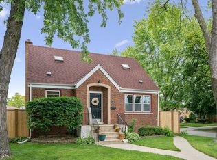 3334 W 99th St, Evergreen Park, IL