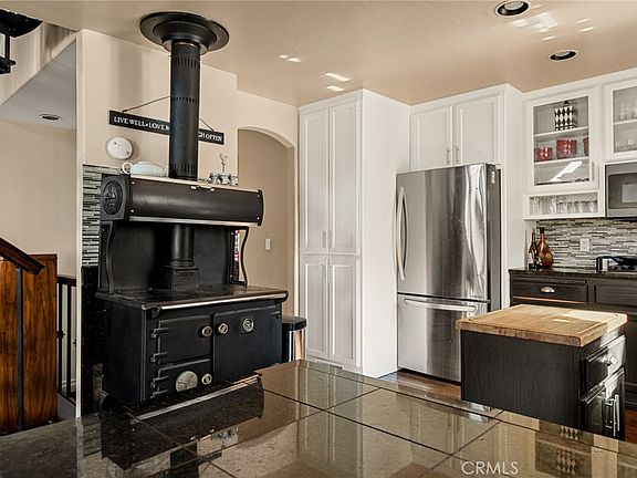 4th image of 1055 Meadowbrook Rd