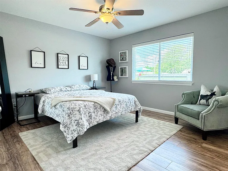 208 Skyloop Dr — Photo 18