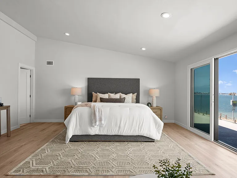 3611 Riviera Dr — Photo 29