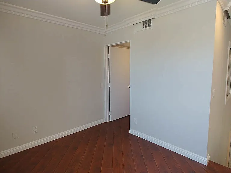 Villa De Adel Apts — Photo 165