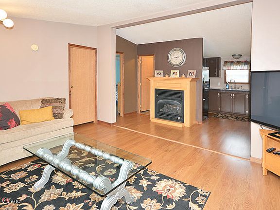3rd image of 30355 County Road 665