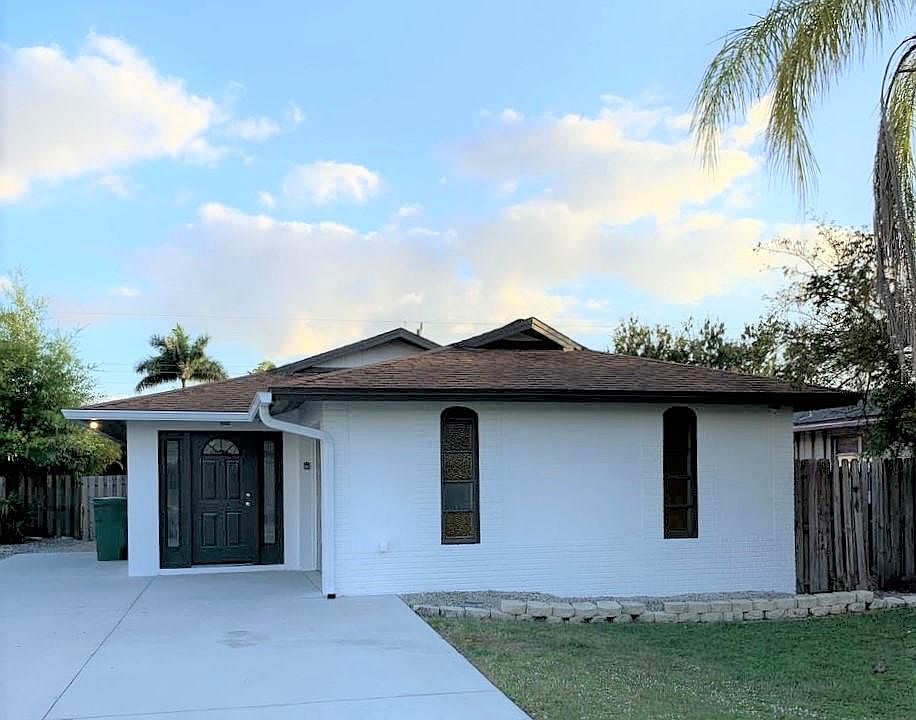 1st image of 760 94th Ave N