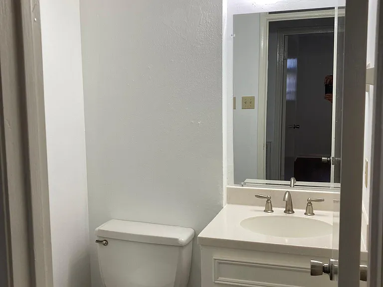 2108 N Austin Ave — Photo 13