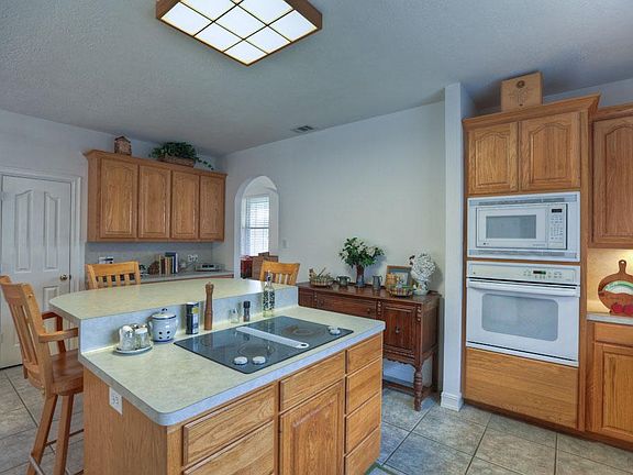 5th image of 18467 Hills Lake Ct