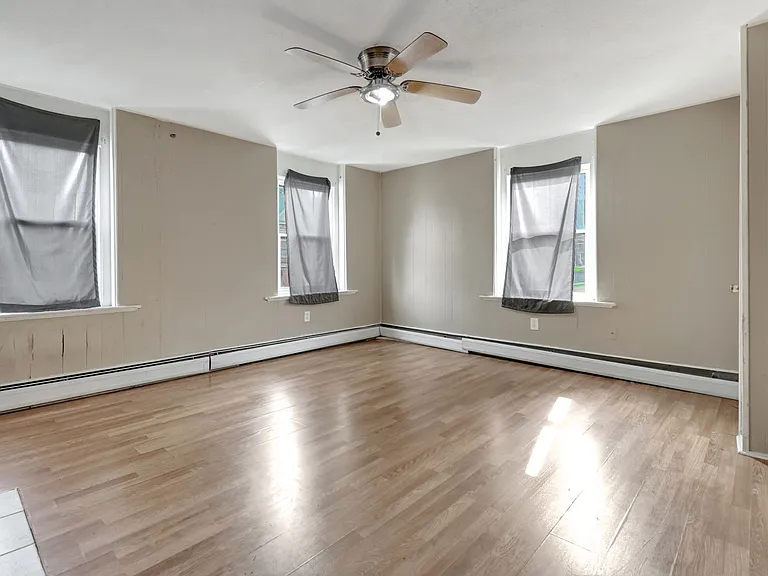 3636 W 8th St #7 — Photo 2