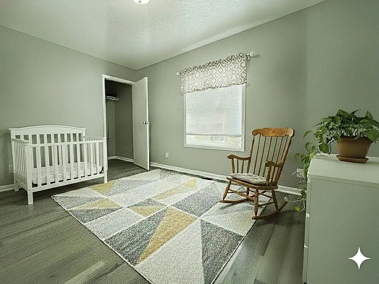 401 Section St — Photo 8