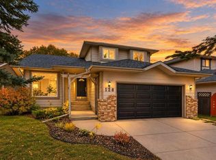 128 E Sunvista Close SE, Calgary, AB T2X 2S2