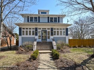 512 S 5th St, St Charles, IL 60174