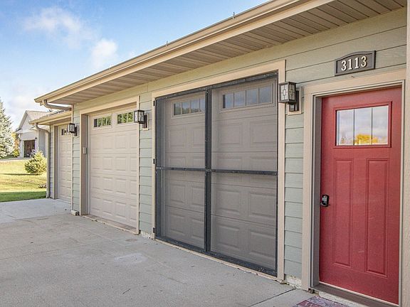 2nd image of 3113 Pinewood Dr