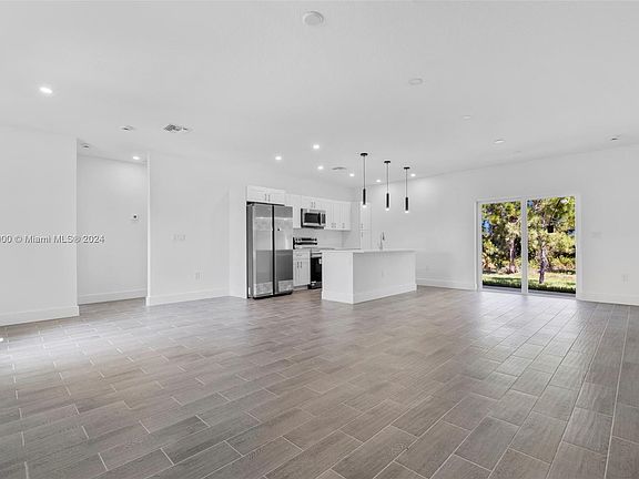 5th image of 514 Palora Ave