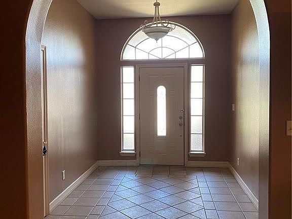 3rd image of 2721 N Pelican Ave