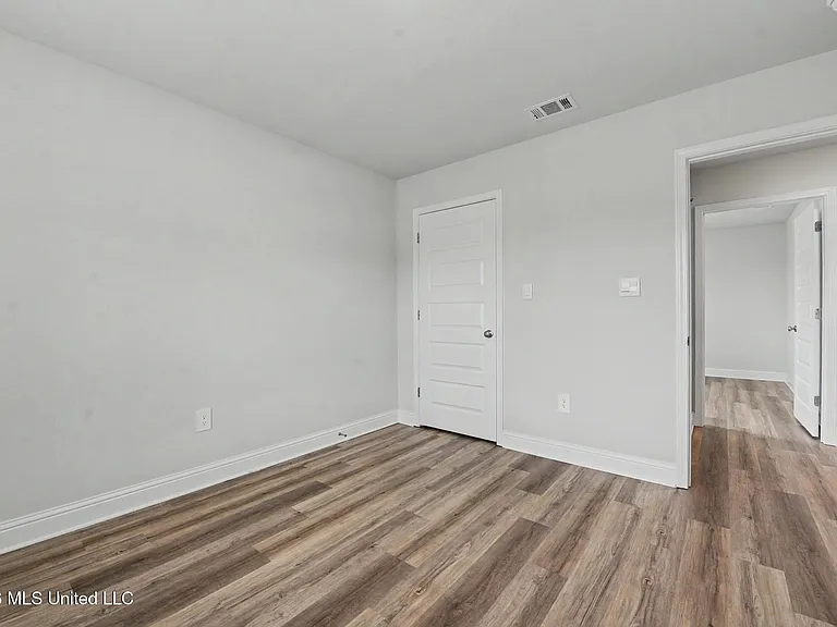 107 Mill Ct — Photo 21