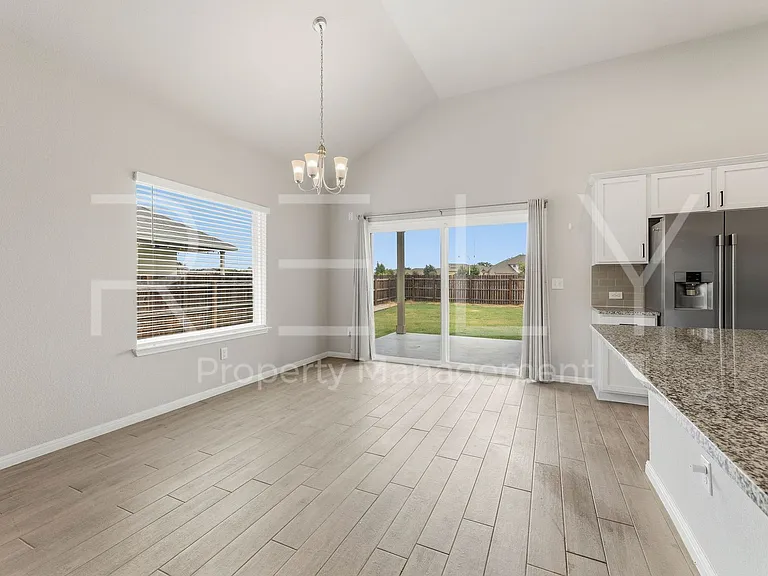 2412 Star Hill Rnch — Photo 12