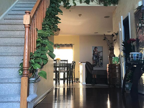 4th image of 215 McNair Cir