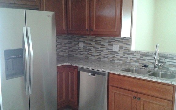 5th image of 18100 W Lindenwood Dr