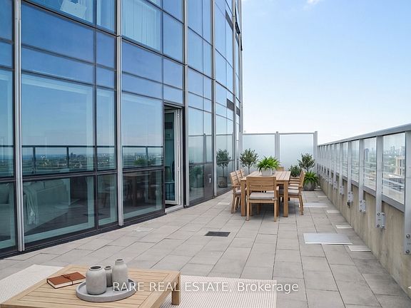 5th image of 388 Yonge St #5907