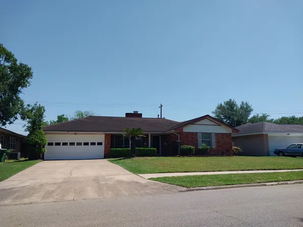 8611 Dover St, Houston, TX 77061