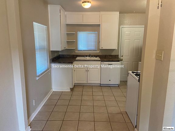 3rd image of 5815 15th Ave