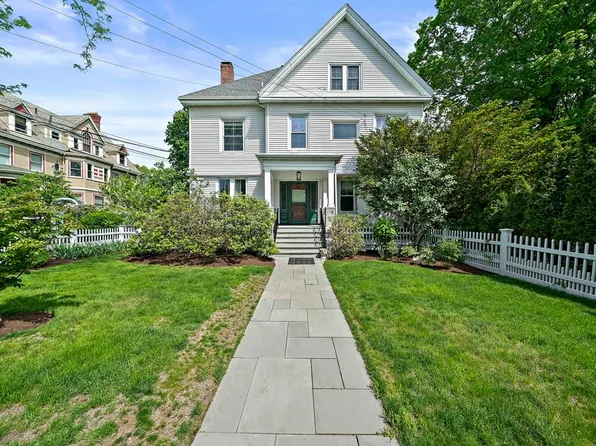 1046 Centre St #2, Newton Center, MA 02459