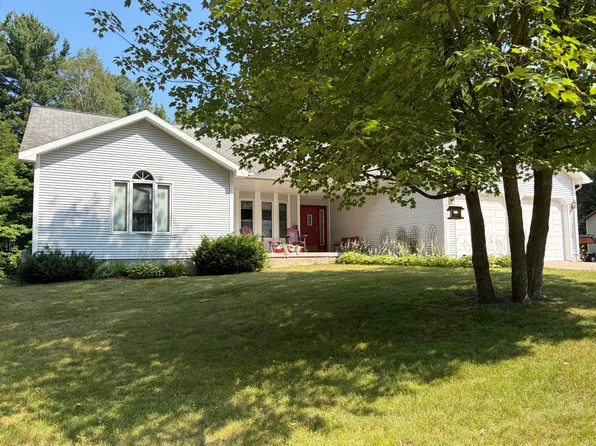 3330 Sherman Park Dr, Sault Sainte Marie, MI 49783