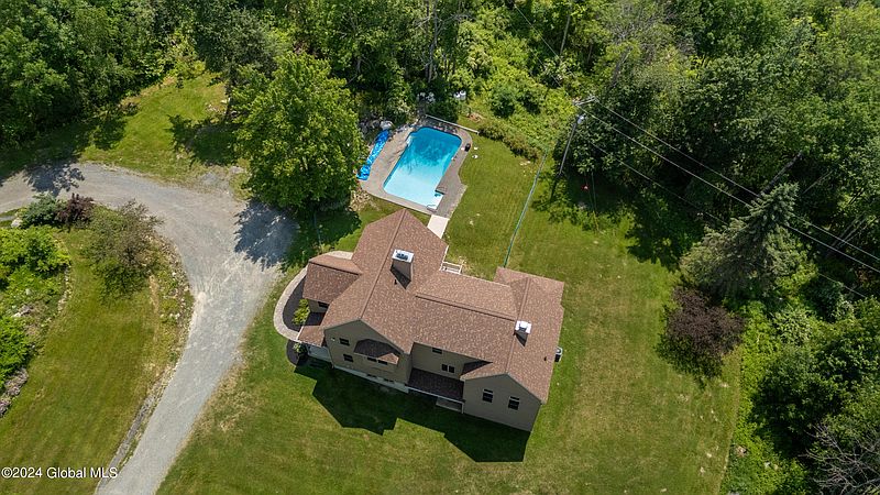2nd image of 1059 Blue Factory Hill Road