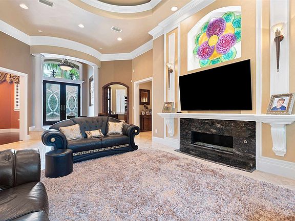 4th image of 2709 Muirfield Dr