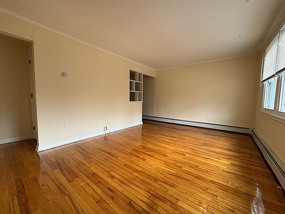 3rd image of 783-11 Savin Ave