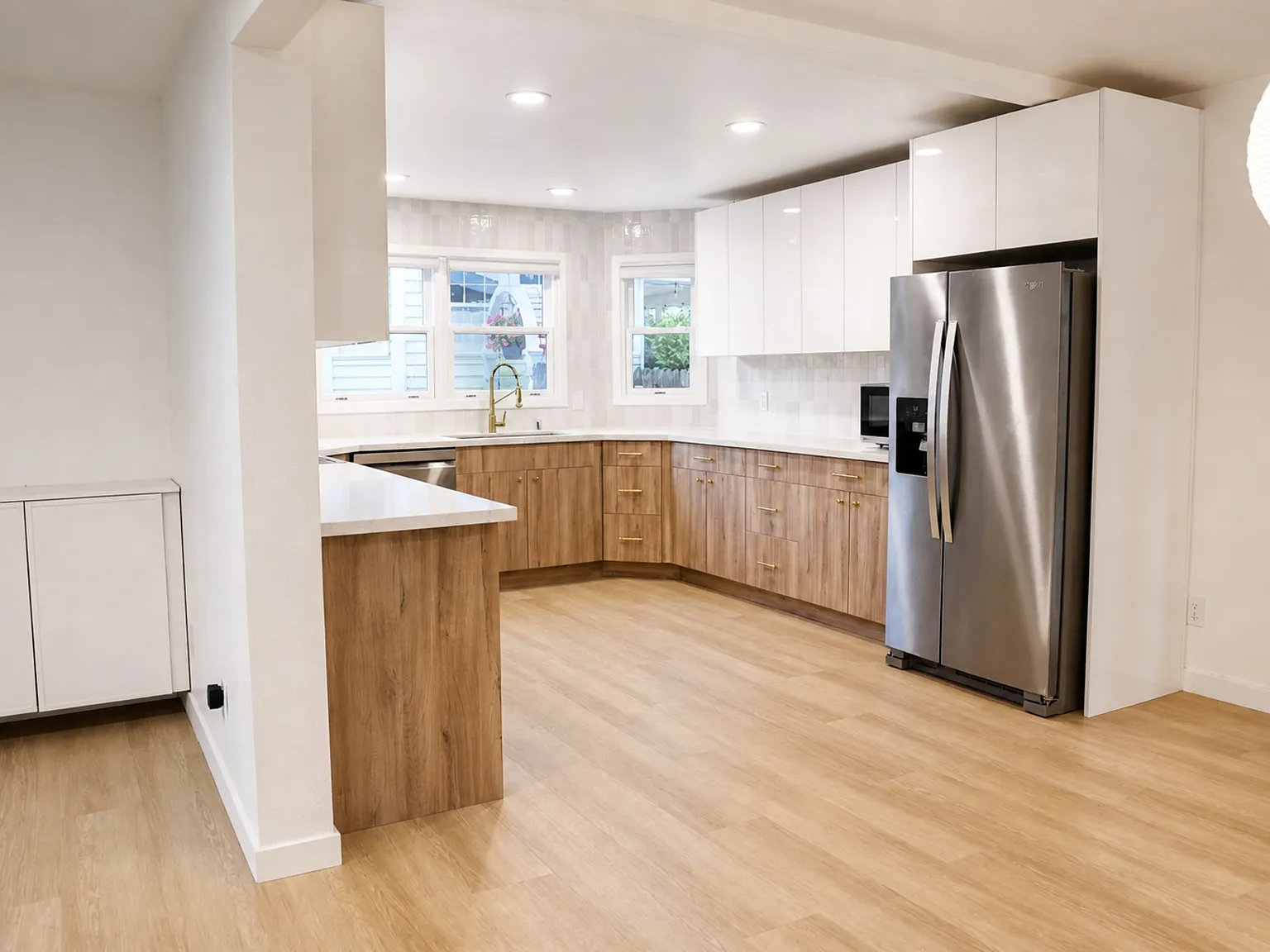 3 bed, 2.5 bath, 1880 sqft, $3,995 — Photo 3