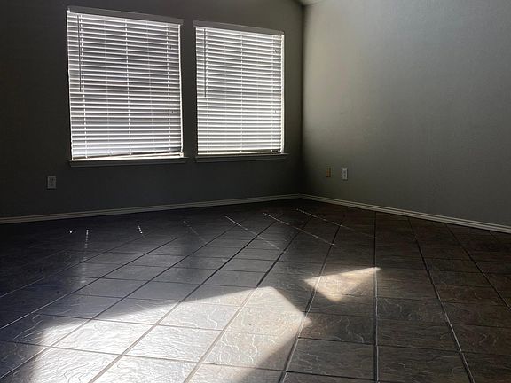 2nd image of 2317 Cuesta Ln
