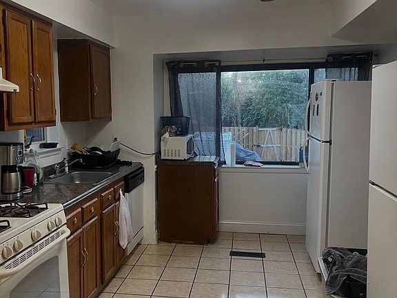 4th image of 3723 Nimitz Rd