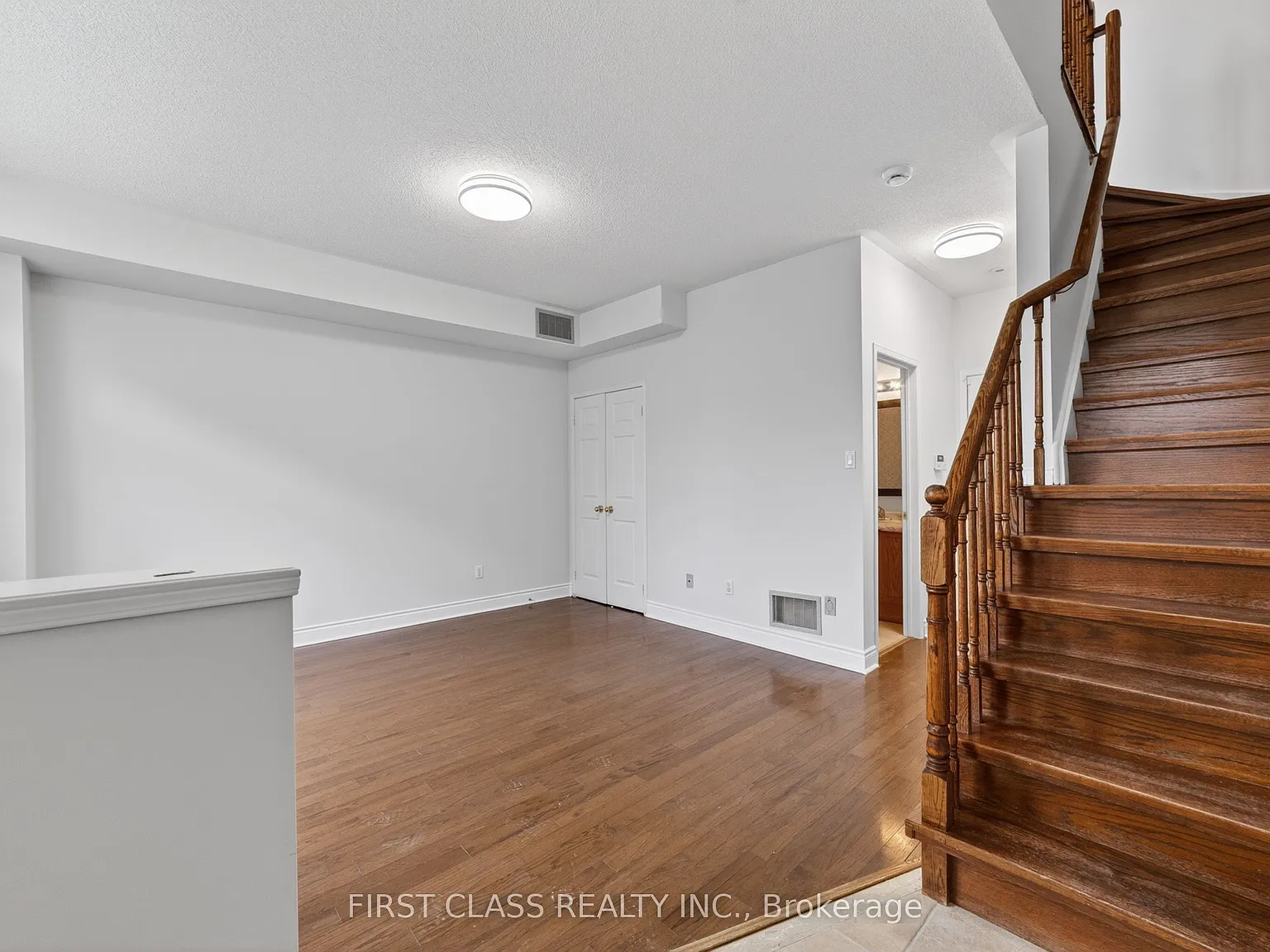 3 bed, $3,500 — Photo 2