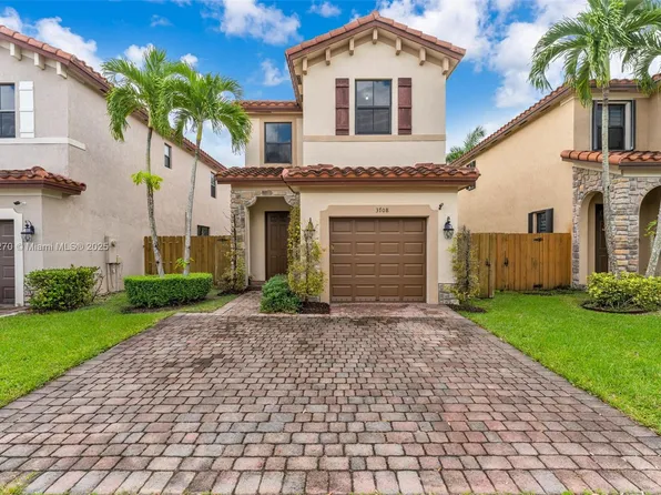 3708 NE 1st St, Homestead, FL 33033