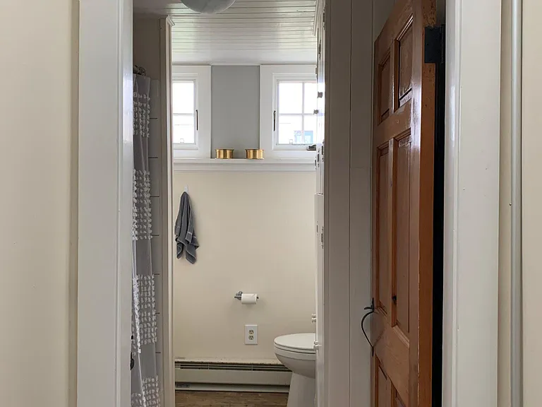 Second floor shared full bathroom