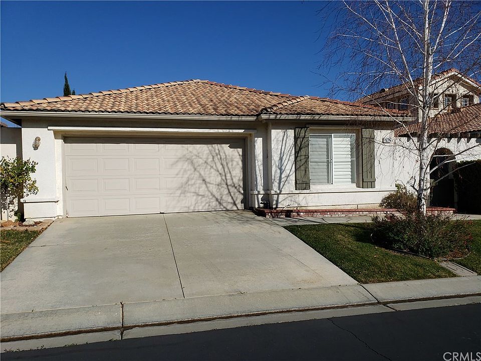 1st image of 742 Twin Hills Dr