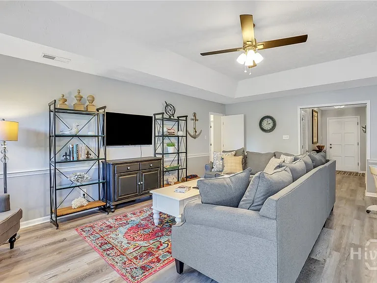 10 Wyckfield Ct — Photo 4