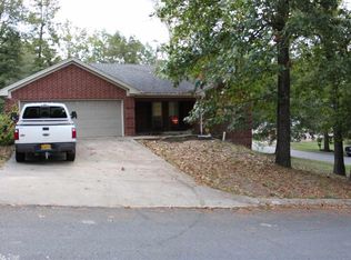 2110 Fairmont Dr, Benton, AR 72015
