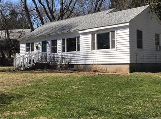 55 Clift Ln, Groton, CT 06355