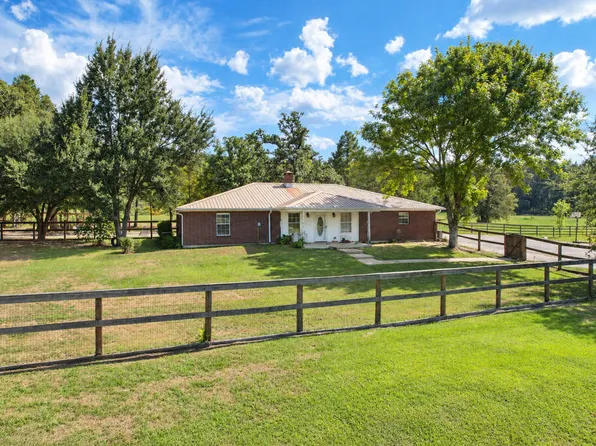1006 Campus Dr, Zavalla, TX 75980