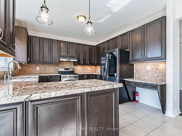 5441 Valhalla Cres — Photo 16