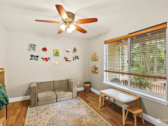 5th image of 22432 Vale Court SE
