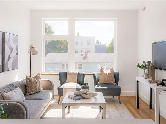 5th image of 28 South St #203