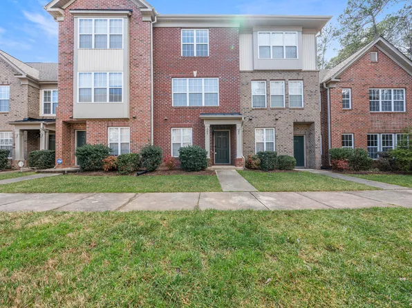 9910 Clyborn Ct, Raleigh, NC 27617