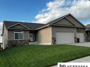 9250 Eagleton Ln, Lincoln, NE 68505
