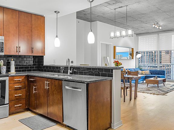 3rd image of 360 Nueces St APT 1105