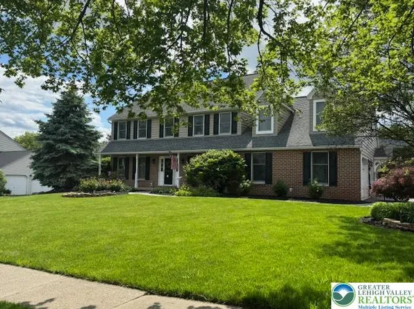 1382 Dayspring Dr, Allentown, PA 18106