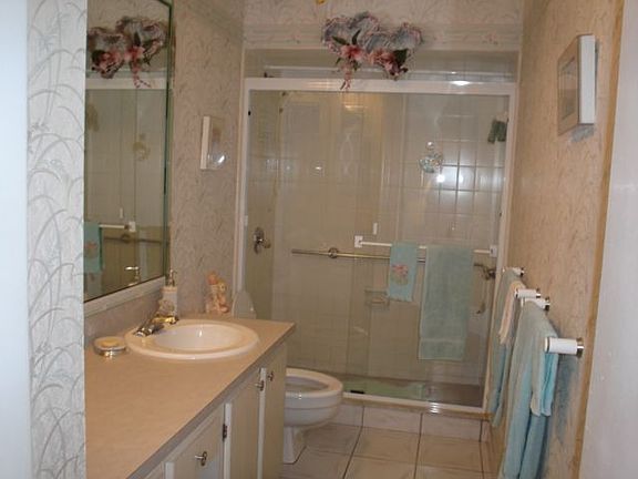 Bathroom/Walkin Shower