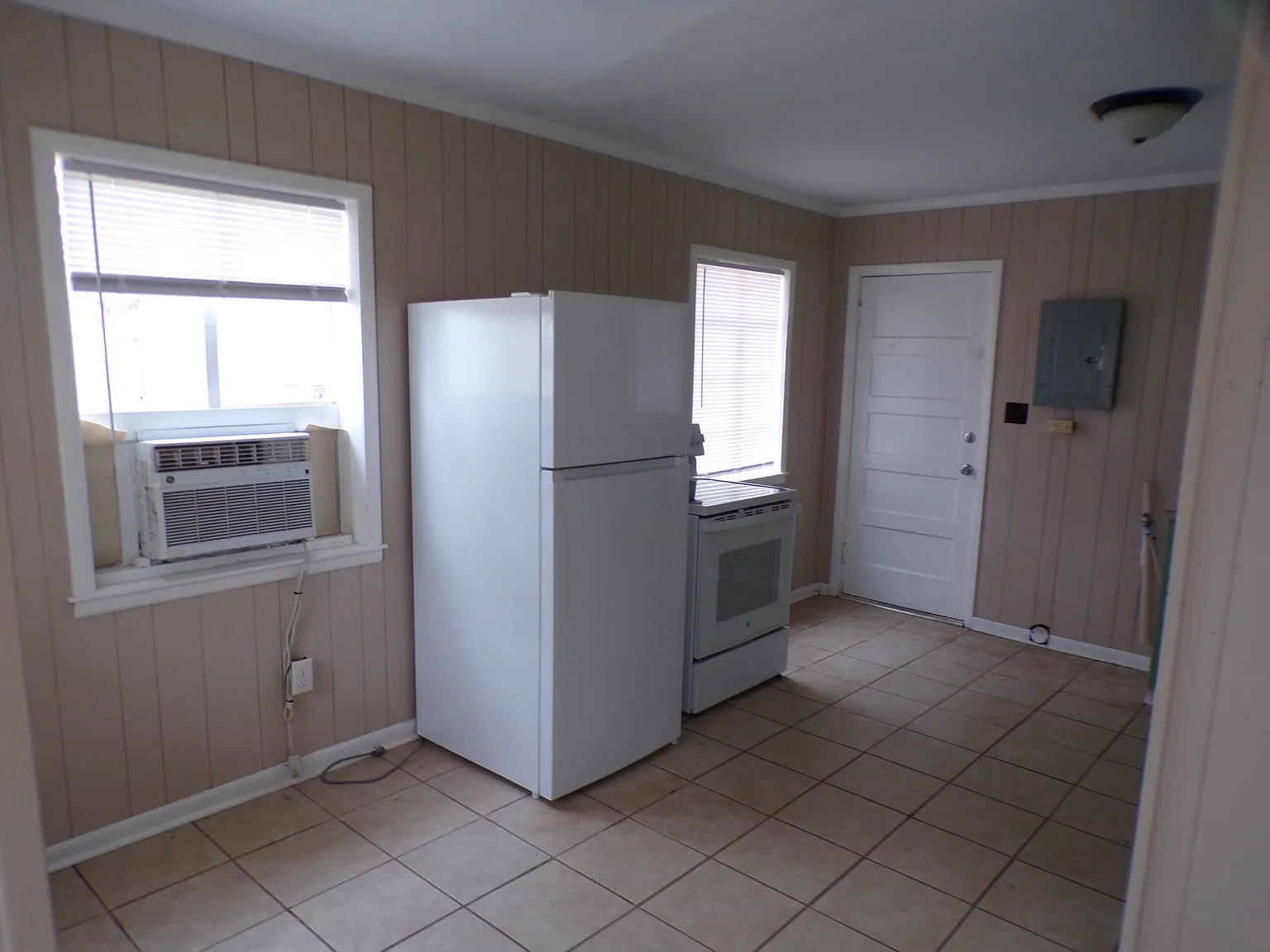2 bed, 750 sqft, $750 — Photo 3