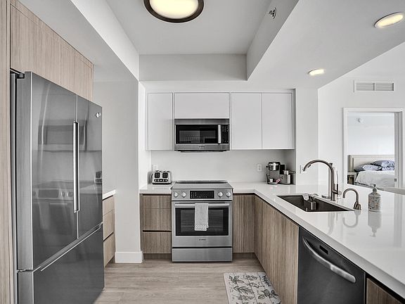 4th image of 2821 N Ocean Boulevard #1106S